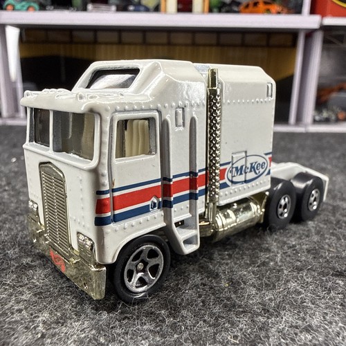 1982 hot wheels thunder roller - thunder,
