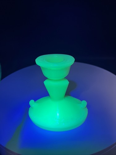 Vintage mckee uranium - uranium, glass