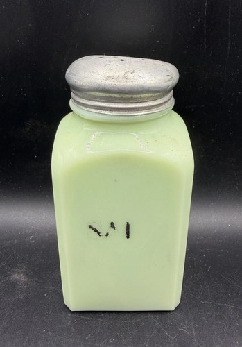 Jeanette jadeite green salt - jadeite,